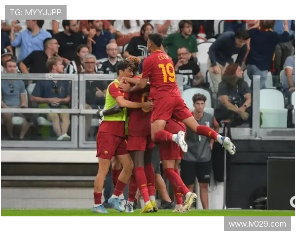 罗马对帕尔马迪巴拉克里斯坦特首发库特罗内铃木彩艳亮相 罗马对帕尔马迪巴拉克里斯坦特首发库特罗内铃木彩艳亮相