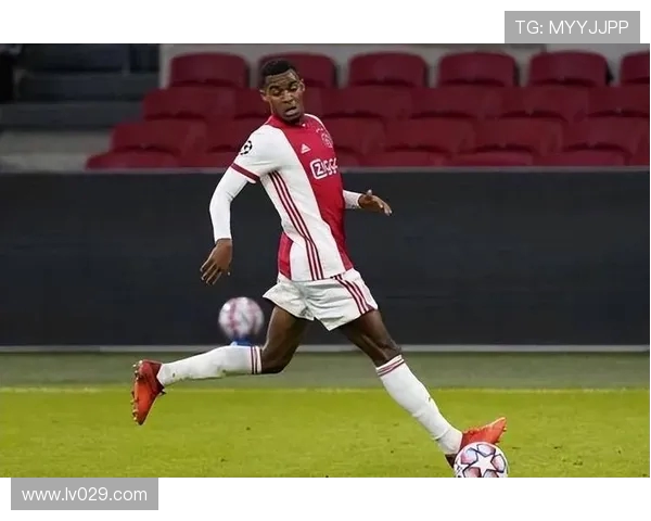 斯洛特称赫拉芬贝赫脚踝受伤欧冠结束后将再次全面评估具体伤情状